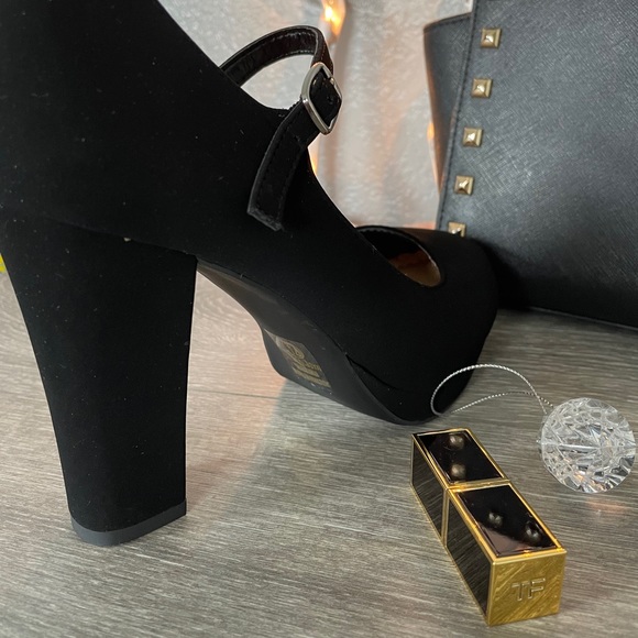 Women’s Block Heels - Picture 2 of 3